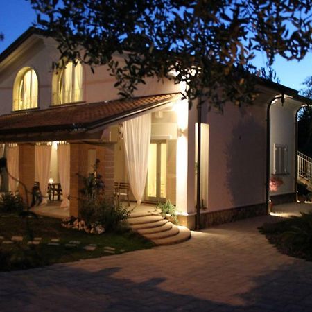 I Salici Villa Marina di Massa Esterno foto